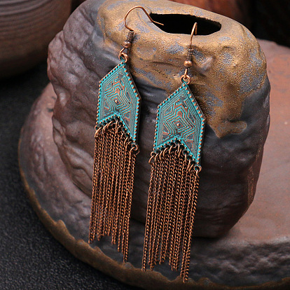 Geometric Earrings with Chain Tassel and Arrow Design for Women's Retro Style