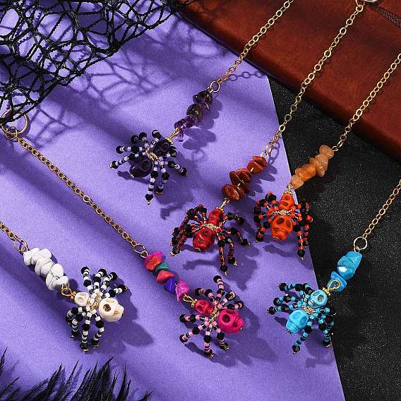 Подвеска в виде паука и черепа на тему Хэллоуина из окрашенной синтетической бирюзы и стеклянных бусин, с натуральными и синтетическими драгоценными камнями и латунными цепями