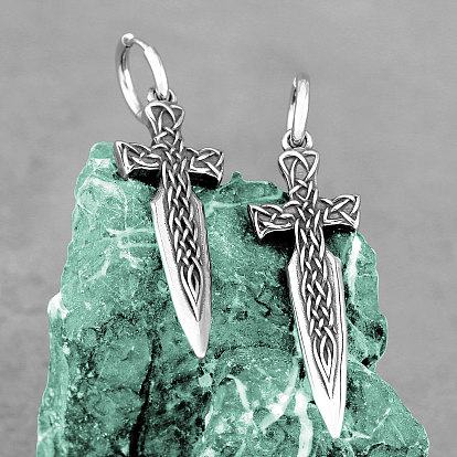 304 Ohrhänger mit Schwertkreuz-Motiv aus Edelstahl