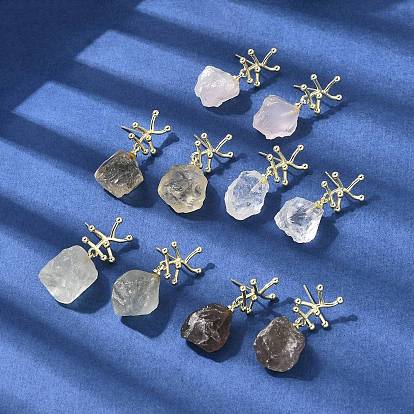 Серьги-гвоздики с подвесками из латунных самородков, с природных драгоценных камней, долговечный, золотые