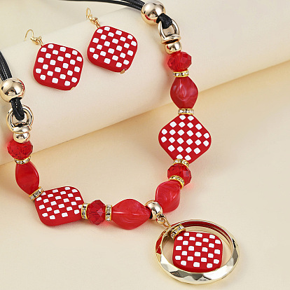 Комплекты из акриловых подвесок и серег с ромбами и узором «тартан»