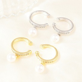 Круглые латунные серьги-каффы с микропаве из прозрачных кубических цирконий, с абс пластмассовой имитационной жемчужиной, без кадмия и без свинца, долговечный, стойки покрытие