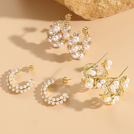Bohemian Style Twisted Pearl and Cubic Zirconia Earrings - Fashionable, Luxurious, Elegant.