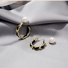 Vintage U-shaped Pearl Earrings with Luxurious Leather Texture and Exaggerated Chanel-style for Girls