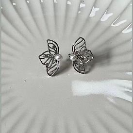 Butterfly Fairy Ear Clip with Diamond Pearl Fashion Niche Design High-end Sense No Ear Hole Ear Bone Clip.