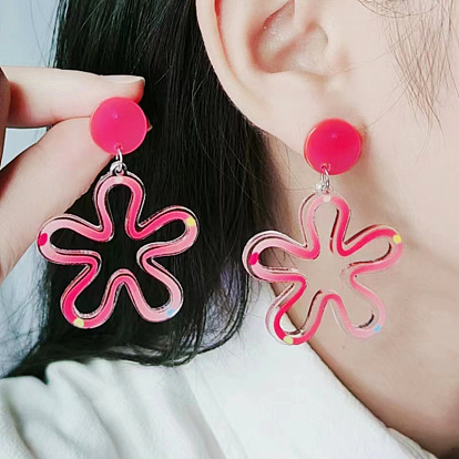 Акриловые серьги-гвоздики с цветком