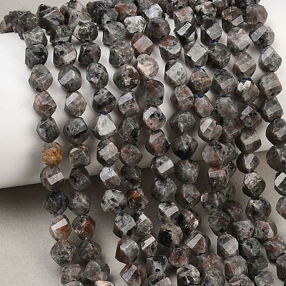 Натуральный флуоресцентный сиенитовый камень (светящийся в ультрафиолетовом свете) бусины нити, граненые, твист