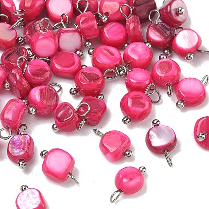Dijes de pepitas teñidas de concha de agua dulce natural, con instrumentos de viento