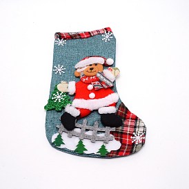 Tela de oso colgando calcetín de navidad, con patrón de cuadros, bolsa de regalo de dulces, para la decoración del árbol de navidad