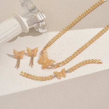 Элегантные комплекты из французского сплава со стразами в форме полых бабочек, серег и ожерелий для женских банкетов и свадеб.