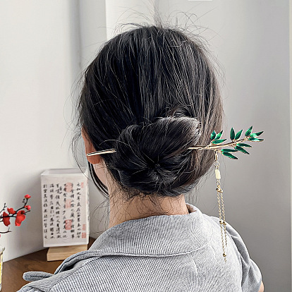 Exquisite Tassel Hairpin for Women's Elegant Updo Hairstyle with Chinese Style Twist and Shake Design
