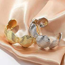 Латунные браслеты с открытыми манжетами для женщин, формы раковины, стойки покрытие, долговечный, без свинца и без кадмия