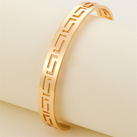 Geometric Hollow Adjustable Copper Bracelet - Vintage Metal, Minimalist, Fashionable Hand Accessory.
