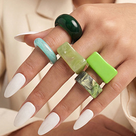 Set aus Fingerringen aus Kunstharz, Mischformen