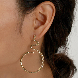 Fashionable Metal Circle Earrings with Snake Design - European and American Style