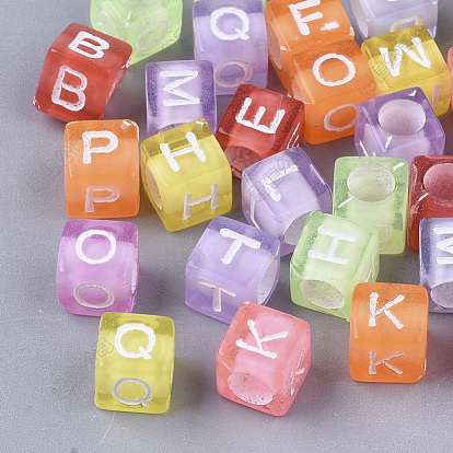 Transparent Acrylic Beads, Horizontal Hole, Cube with Random Initial Letter