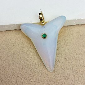 Природные и синтетические Gemstone подвески, с латунной фурнитурой , Подвески в форме акульих зубов, золотые
