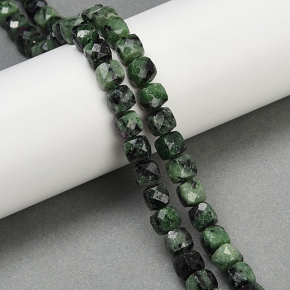 Натуральный рубин в цоизита бусин пряди, граненые, кубические