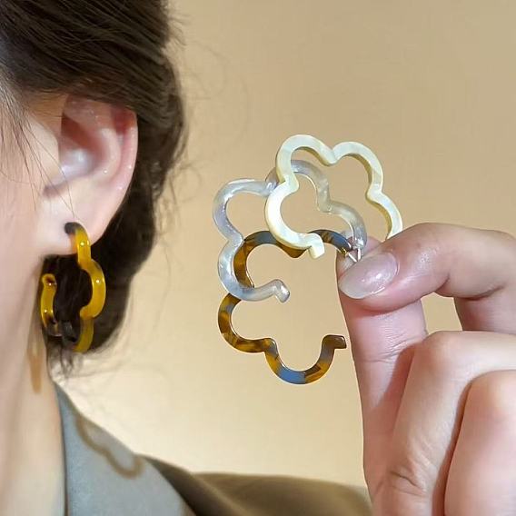 Серьги-гвоздики с уксусной кислотой, цветок