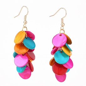 Pendientes colgantes de concha de agua dulce de pintura en aerosol natural, pendientes de racimo, con los aros del pendiente de bronce, plano y redondo, colorido