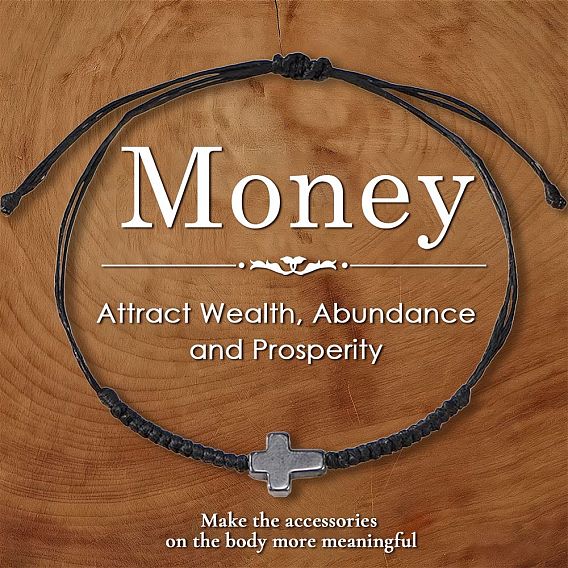 Браслеты из плетеного шнура с искусственными камнями, регулируемые по длине.