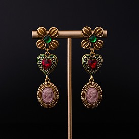 Серьги-гвоздики с эмалевым сплавом в форме цветка и сердца, со стразами, стеклом и смолой