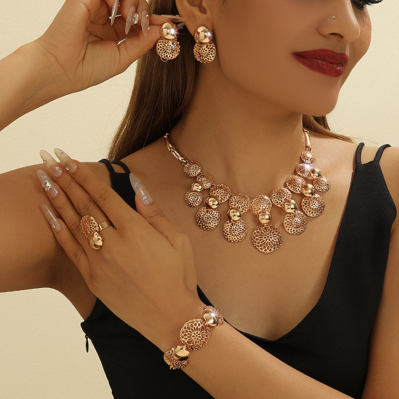 Наборы из филигранных круглых браслетов с цветочным орнаментом из сплава, сережек-гвоздиков, ожерелий и колец для женщин.