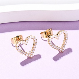 Серьги-гвоздики в форме сердца из искусственного жемчуга из латуни