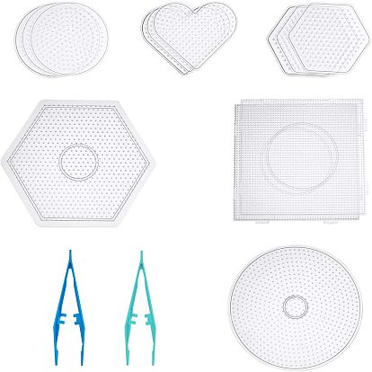 АЬс пластиковые pegboards, используемые для поделок предохранителей бисера, сердце