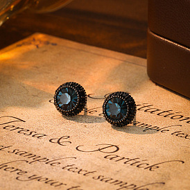 Плоские круглые серьги-гвоздики из латуни с микропаве и цирконием