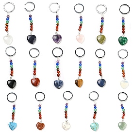 Porte-clés pendentif coeur en pierres précieuses, avec des perles de pierres précieuses de chakra et des accessoires en laiton ton platine