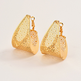 Hollow C-shaped Wide Alloy Hoop Earrings, Vintage Hip-hop Style Women's Earrings