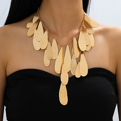 Colliers plastron à pendentif en forme de larme en alliage exagéré pour femmes