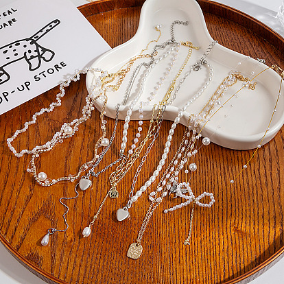 Collar de perlas hecho a mano con colgante de mariposa en forma de corazón y placa de identificación, Cadena de clavícula de diseño elegante para mujer.
