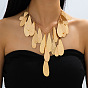 Collares babero con colgante de lágrima de aleación exagerada para mujer