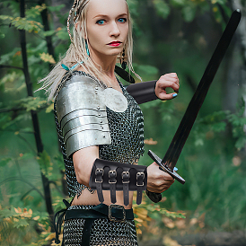 Регулируемые браслеты из искусственной кожи с железными пряжками, перчатка браслет, манжета на запястье