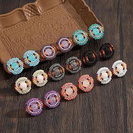 Винтажные серьги-гвоздики в богемном стиле из разноцветного стеклянного бисера и стразов., плоско-круглые