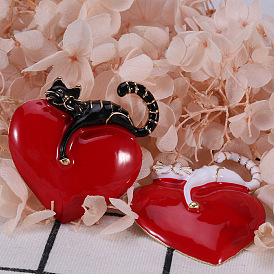 Сердце с кошачьей эмалевой булавкой, значок из позолоченного сплава для одежды рюкзака