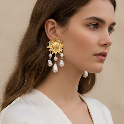Pendientes colgantes de aleación con perlas de imitación y borlas de girasol para mujer