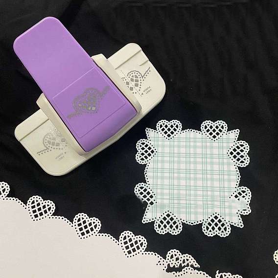 Пластиковый удар для скрапбукинга и бумажных промыслов, с металлическими поиск, бумажные формочек, случайный цвет