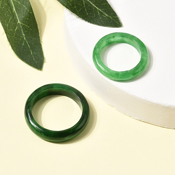 Кольцо на палец из натурального бирманского нефрита, окрашенного в цвет кожи.