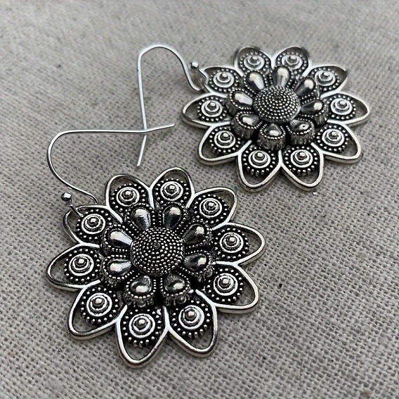 Серьги-подвески из богемского сплава, цветок