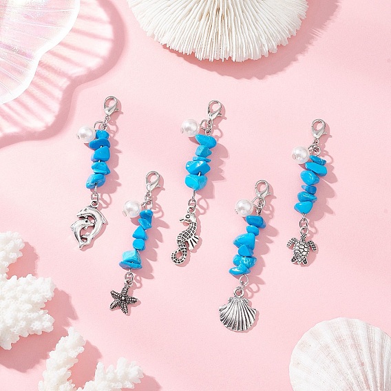 Подвески из синтетической бирюзовой крошки, с подвесками из сплава в тибетском стиле и застежками-карабинами, разнообразные