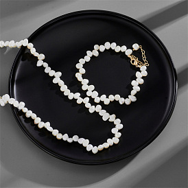 Collier de perles baroques avec perles d'eau douce naturelles irrégulières françaises