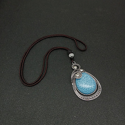 Collares con colgante de turquesa sintética para mujeres y hombres.