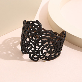 Minimalist Leather Bracelet for Men - Stylish and Elegant Hollow Out Design