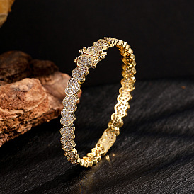 Браслеты из латуни с микропаве из прозрачных кубических цирконий в форме сердца