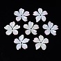 Des perles en plastique, fleur