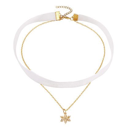 Латунный кулон-снежинка с микропаве из прозрачных кубических цирконий, односторонняя белая бархатная лента и латунная цепочка, двухслойное ожерелье-чокер