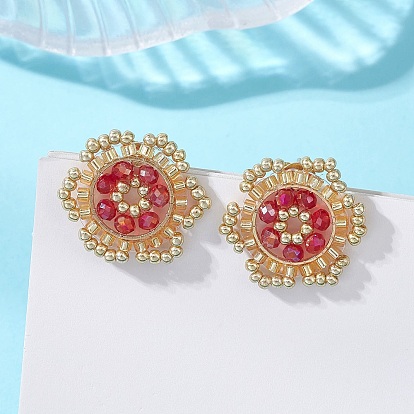 Серьги-гвоздики из цветочного стекла с бусинами